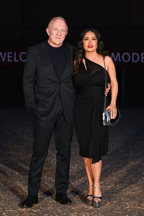 selma hayek gucci|salma hayek chest cutout.